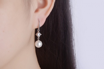 Sterling silver pearl earrings YEH038