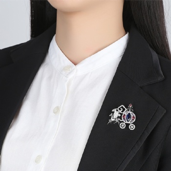 Cubic Zircon Brooch BR071