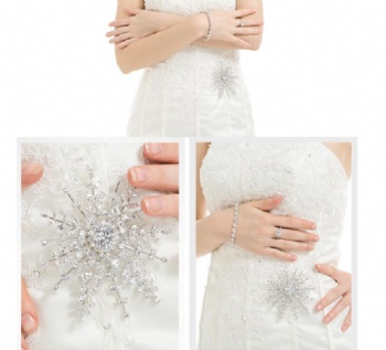 Cubic Zircon Brooch BR053